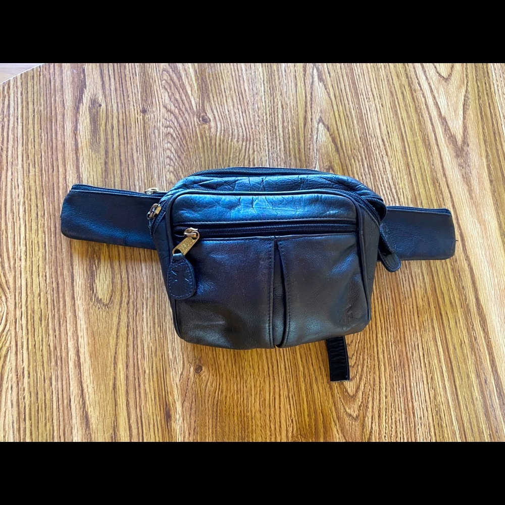 Vintage leather Frye belt bag